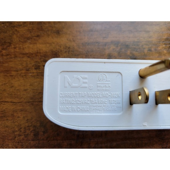 MDE Current Tap Model MD-302N - 15A 125V 3-Plug Splitter, ground, tri, White - Picture 3 of 4
